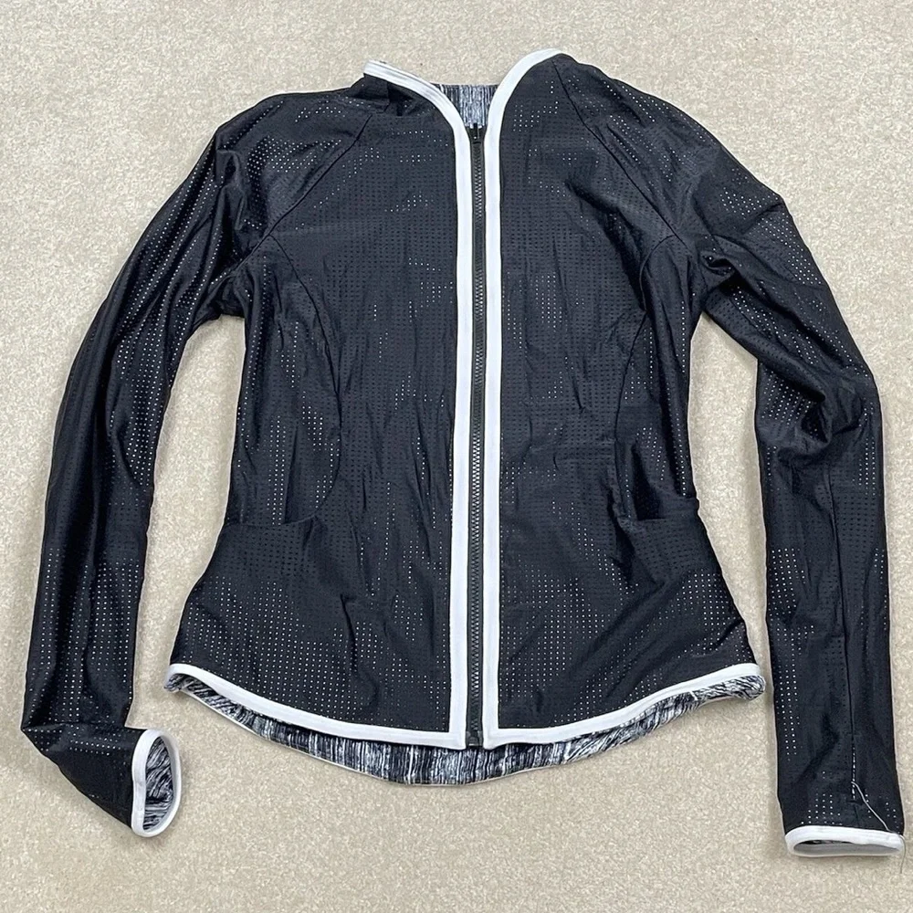 Lululemon Black and White Jacket - Picture 6 of 8